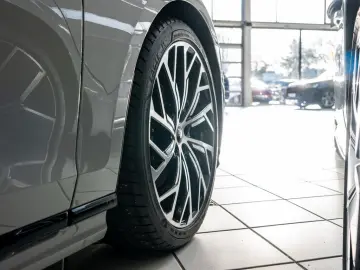 AUDI A8 S Line 50 TDI quattro tiptronic AHK STANDHZ.