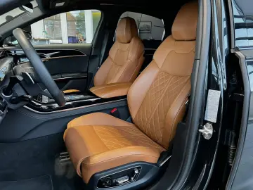 AUDI A8 quattro 3.0 TDI  S-Line Matrix Head-Up Pano