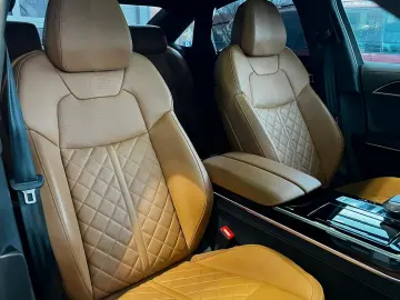 AUDI A8 quattro 3.0 TDI  S-Line Matrix Head-Up Pano