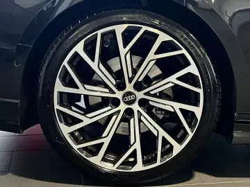 AUDI A8 quattro 3.0 TDI  S-Line Matrix Head-Up Pano