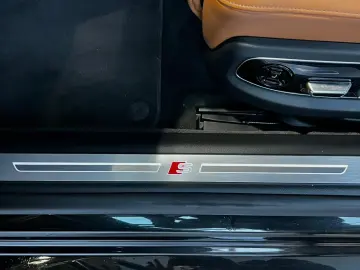 AUDI A8 quattro 3.0 TDI  S-Line Matrix Head-Up Pano