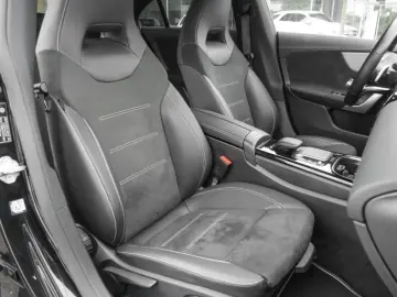 MERCEDES-BENZ CLA 250e AMG NIGHT KLIMA NAVI SHZ LED TEMP 18