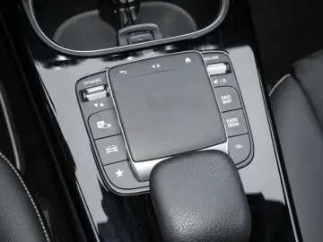 MERCEDES-BENZ CLA 250e AMG NIGHT KLIMA NAVI SHZ LED TEMP 18