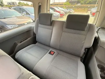 Volkswagen Caddy 1.9 TDI Maxi 7 LOCURI