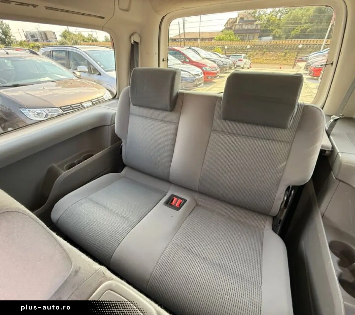 Volkswagen Caddy 1.9 TDI Maxi 7 LOCURI