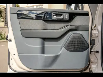 INEOS Grenadier STATION WAGON DIESEL TRIALMASTER KAHN