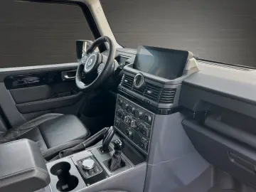 INEOS Grenadier 3.0 Trialmaster Edition Leder Rough