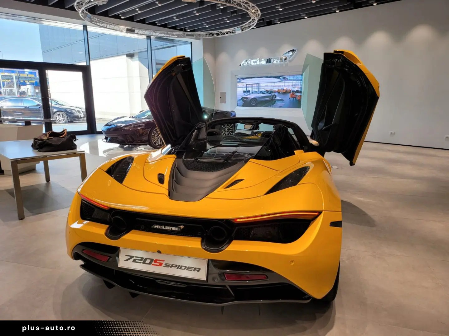 MCLAREN 720S SPIDER PERFORMANCE PACK ROOF LIFT