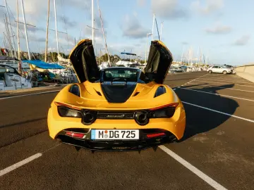 MCLAREN 720S SPIDER PERFORMANCE PACK ROOF LIFT