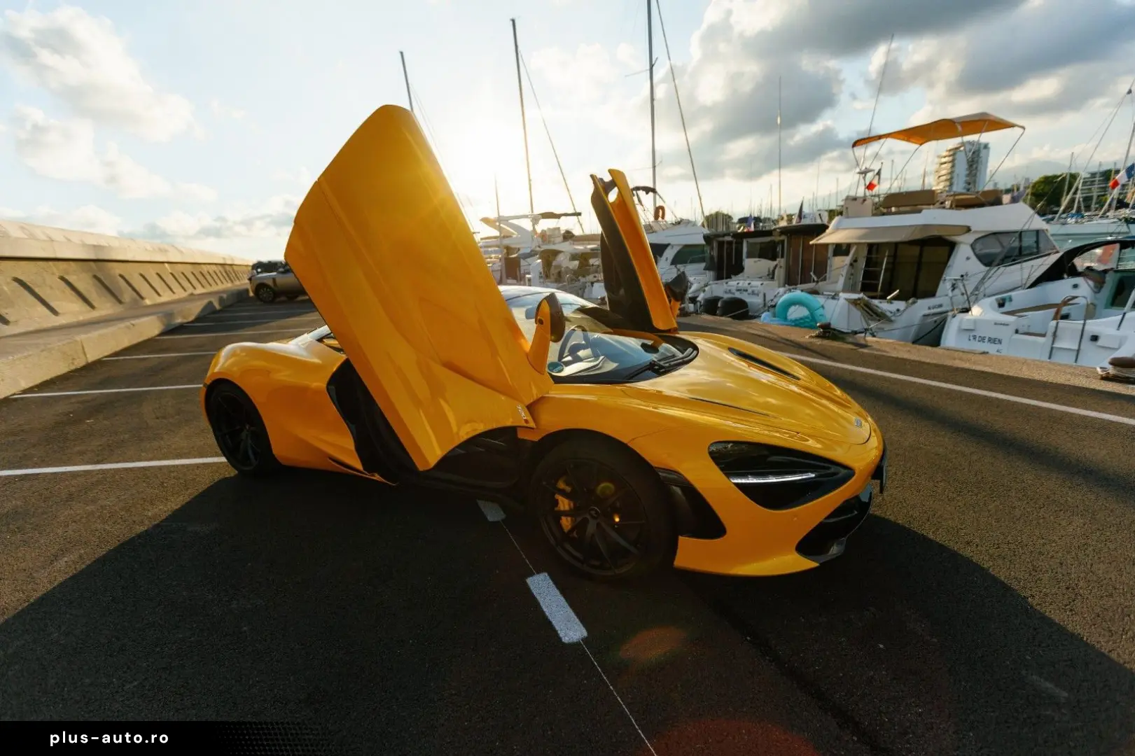 MCLAREN 720S SPIDER PERFORMANCE PACK ROOF LIFT