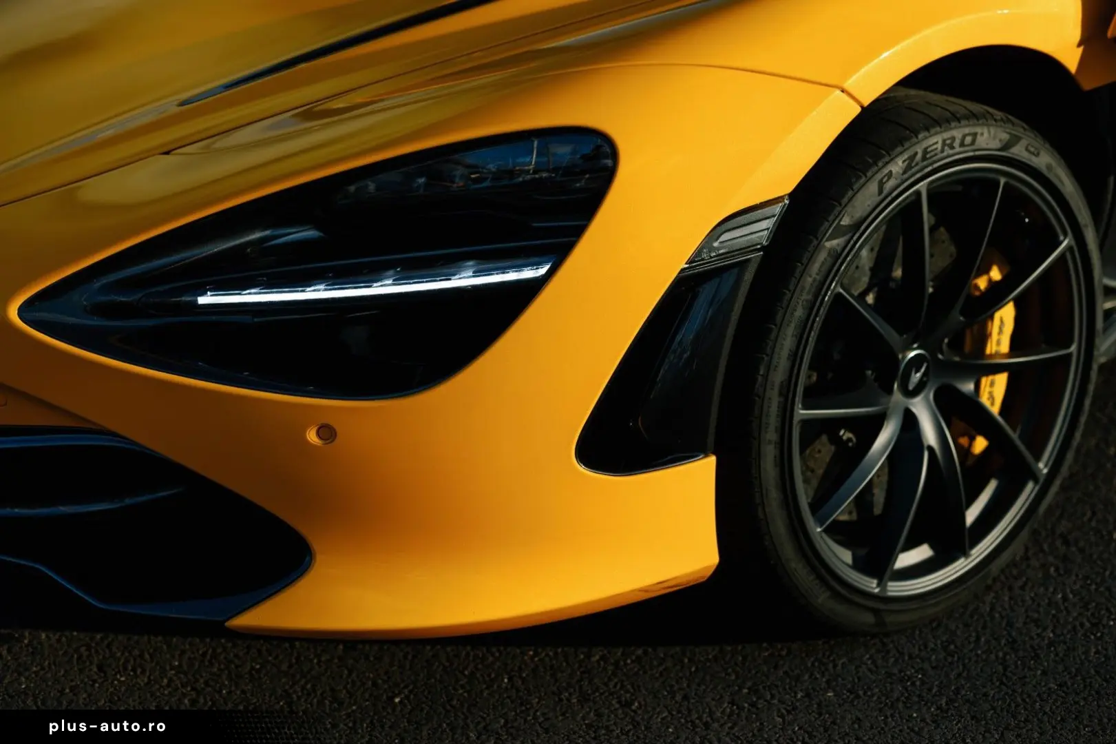 MCLAREN 720S SPIDER PERFORMANCE PACK ROOF LIFT