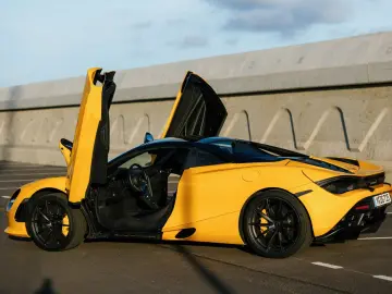 MCLAREN 720S SPIDER PERFORMANCE PACK ROOF LIFT