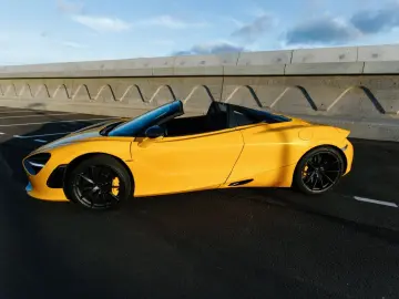 MCLAREN 720S SPIDER PERFORMANCE PACK ROOF LIFT