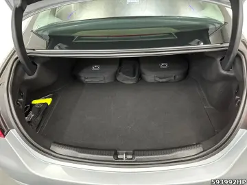 MERCEDES-BENZ C 300 e Avantgarde