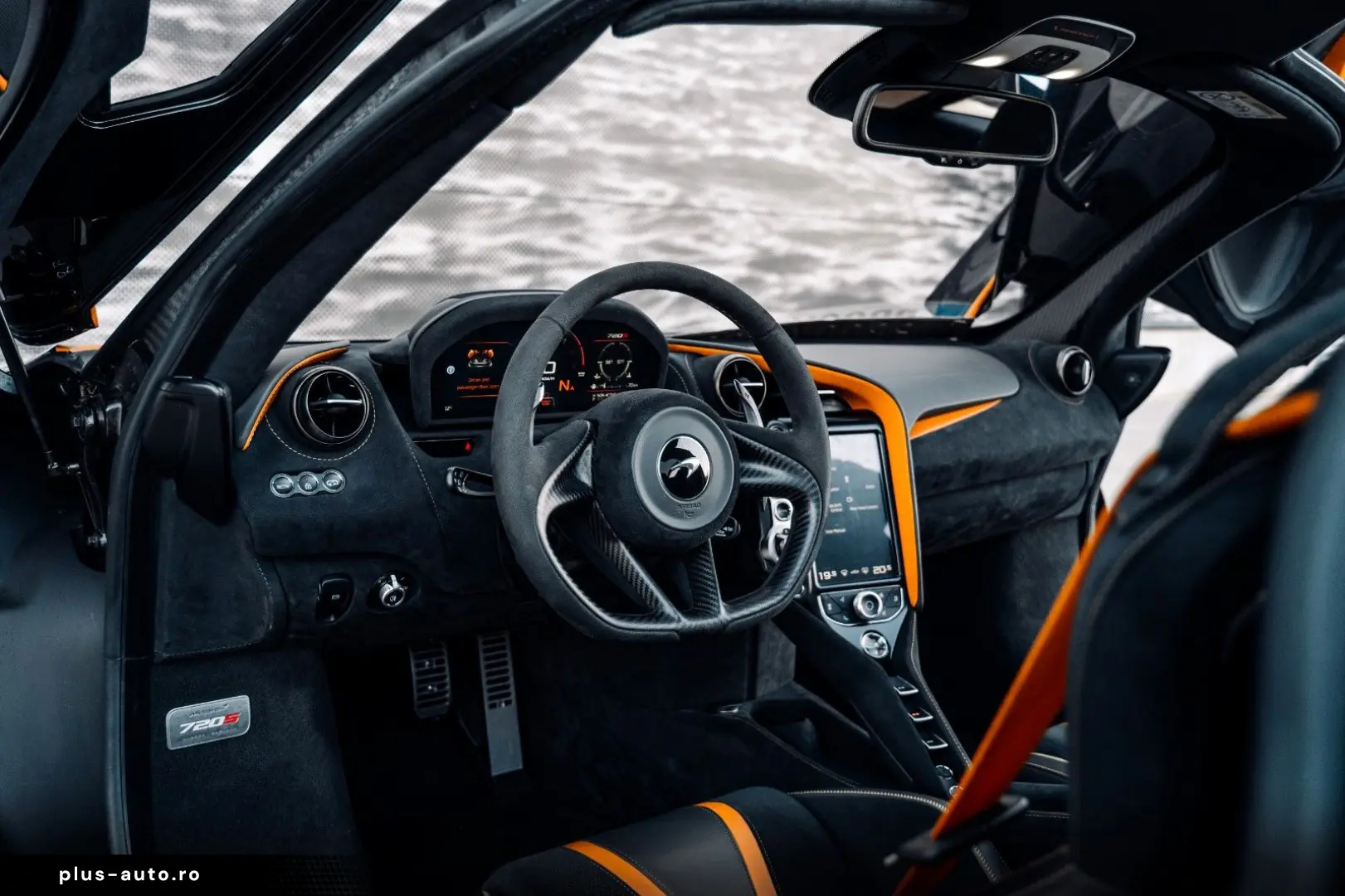 MCLAREN 720S  Performance  Carbon 1  Lifting  360   B&W