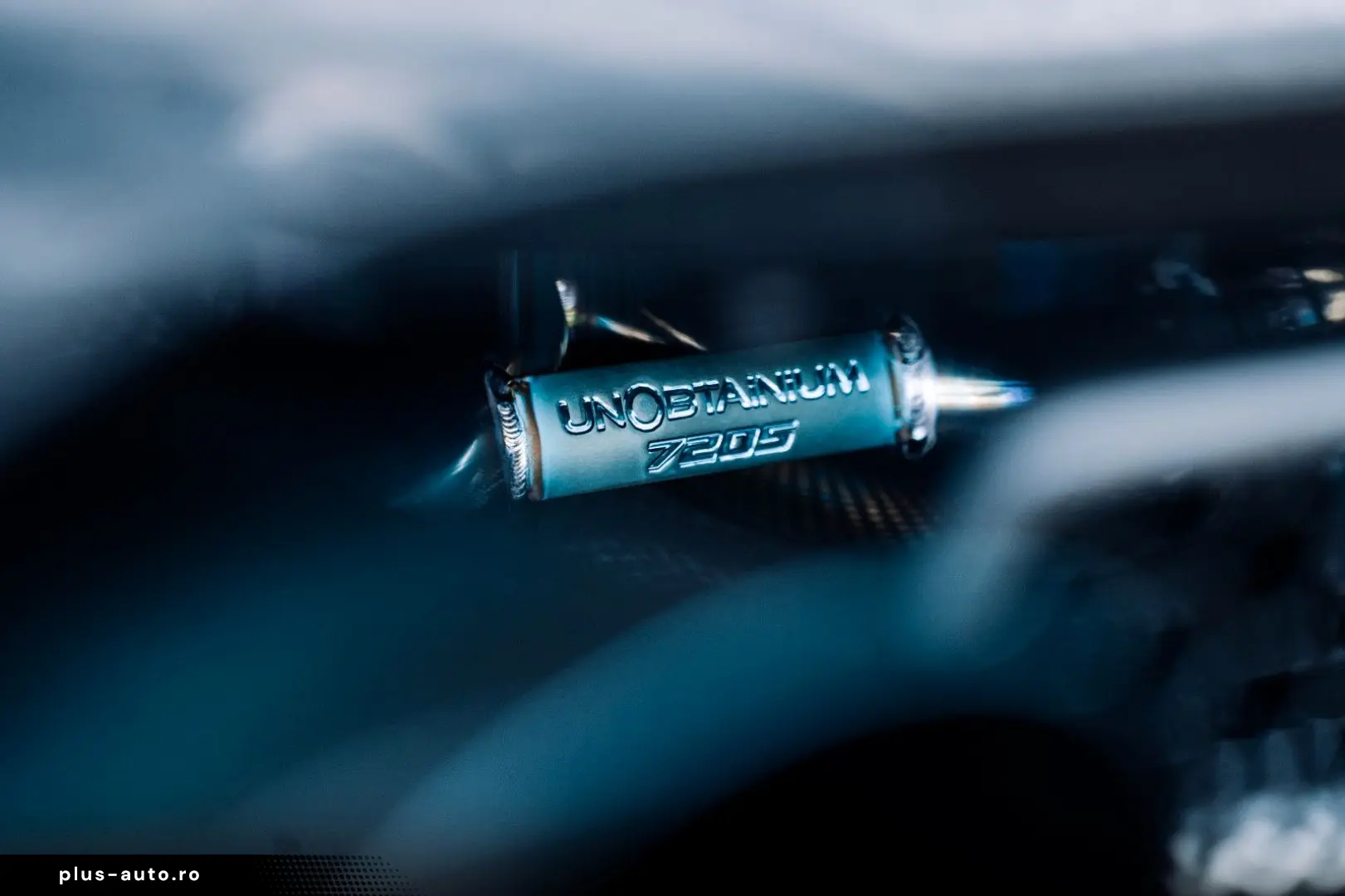 MCLAREN 720S  Performance  Carbon 1  Lifting  360   B&W