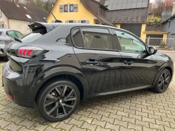 PEUGEOT 208 GT Line   Pure Tech   Pano   SHZ  1.Hand