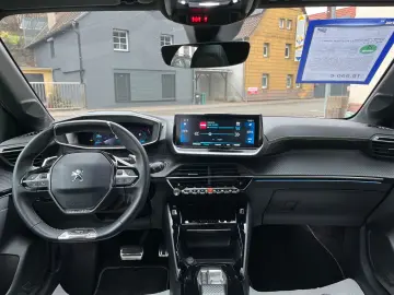 PEUGEOT 208 GT Line   Pure Tech   Pano   SHZ  1.Hand