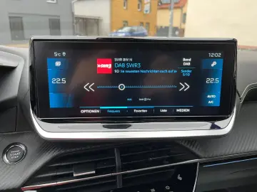 PEUGEOT 208 GT Line   Pure Tech   Pano   SHZ  1.Hand