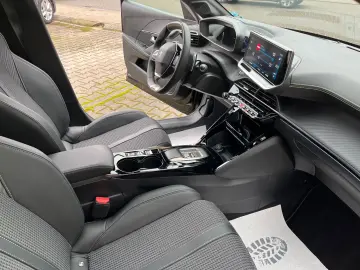 PEUGEOT 208 GT Line   Pure Tech   Pano   SHZ  1.Hand