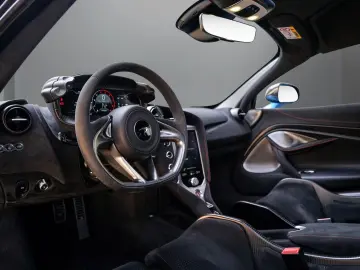 MCLAREN 750S I MSO Paint I Senna Seats I Neupreis 379.00