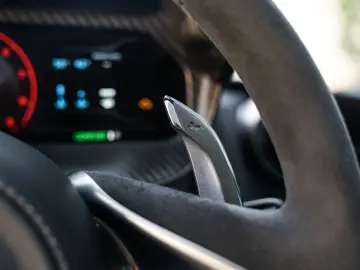 MCLAREN 750S I MSO Paint I Senna Seats I Neupreis 379.00