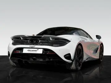 MCLAREN 750S   Ice White   Carbon Exterior