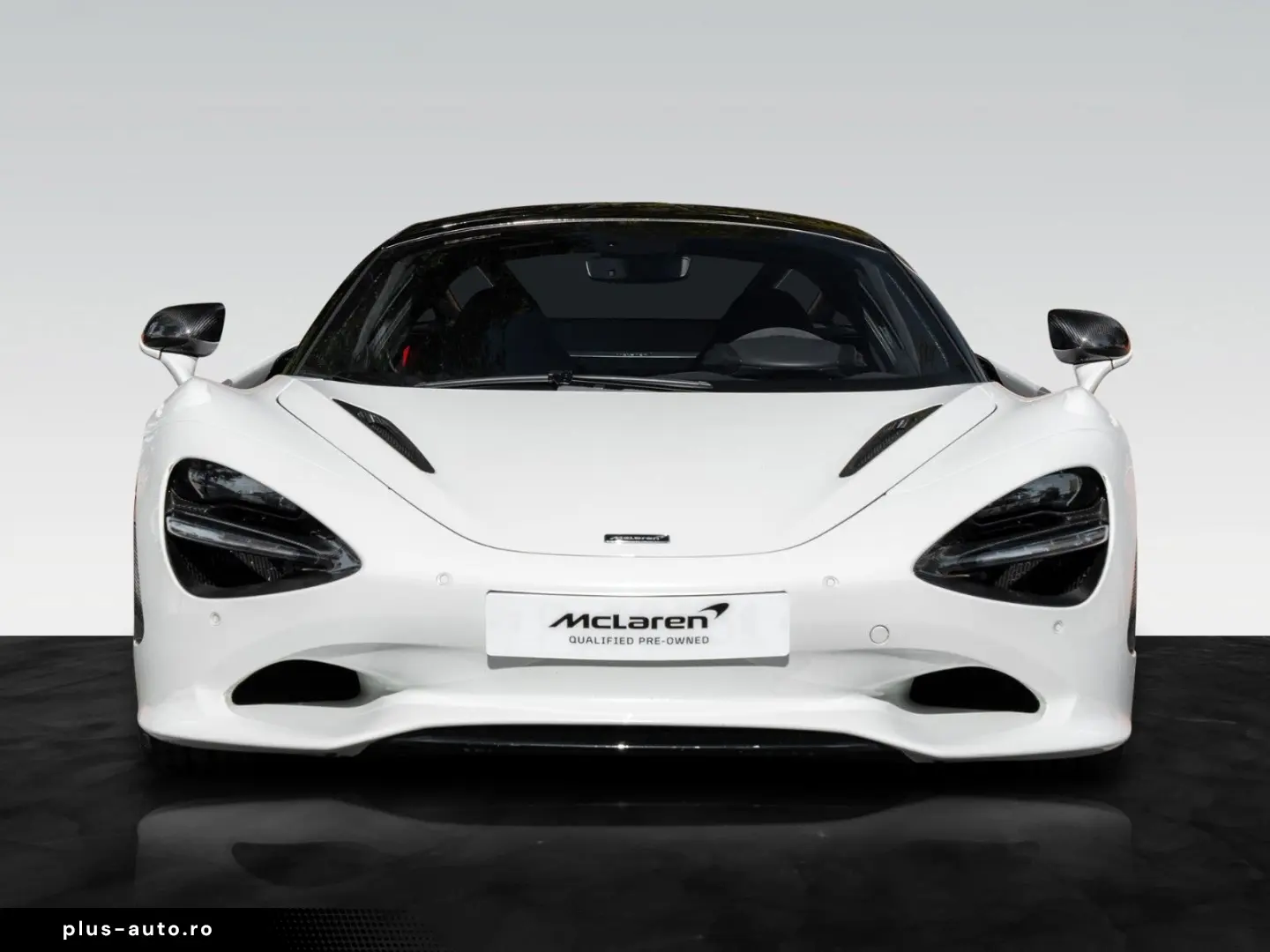 MCLAREN 750S   Ice White   Carbon Exterior