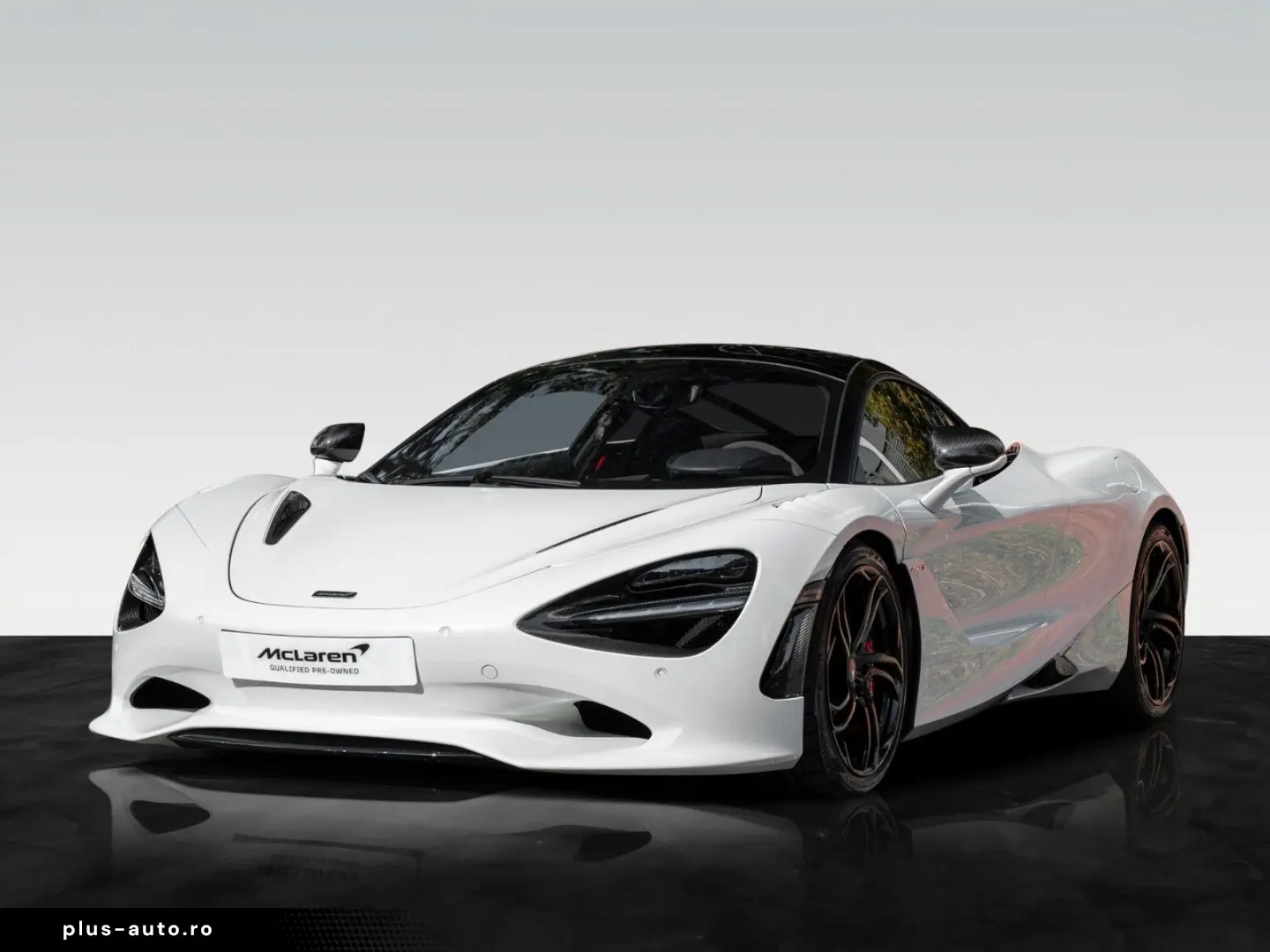 MCLAREN 750S   Ice White   Carbon Exterior