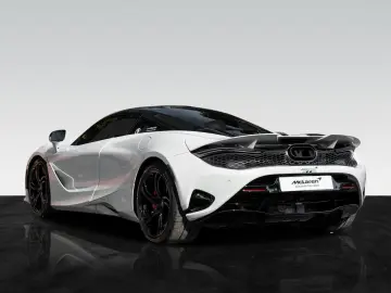 MCLAREN 750S   Ice White   Carbon Exterior