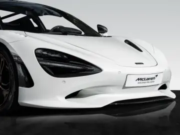 MCLAREN 750S   Ice White   Carbon Exterior
