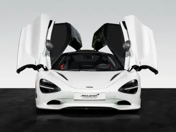 MCLAREN 750S   Ice White   Carbon Exterior