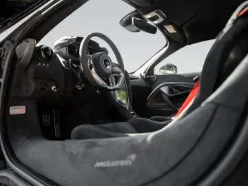 MCLAREN 750S   Ice White   Carbon Exterior