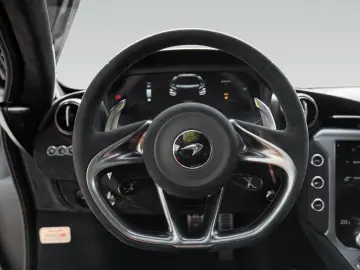 MCLAREN 750S   Ice White   Carbon Exterior