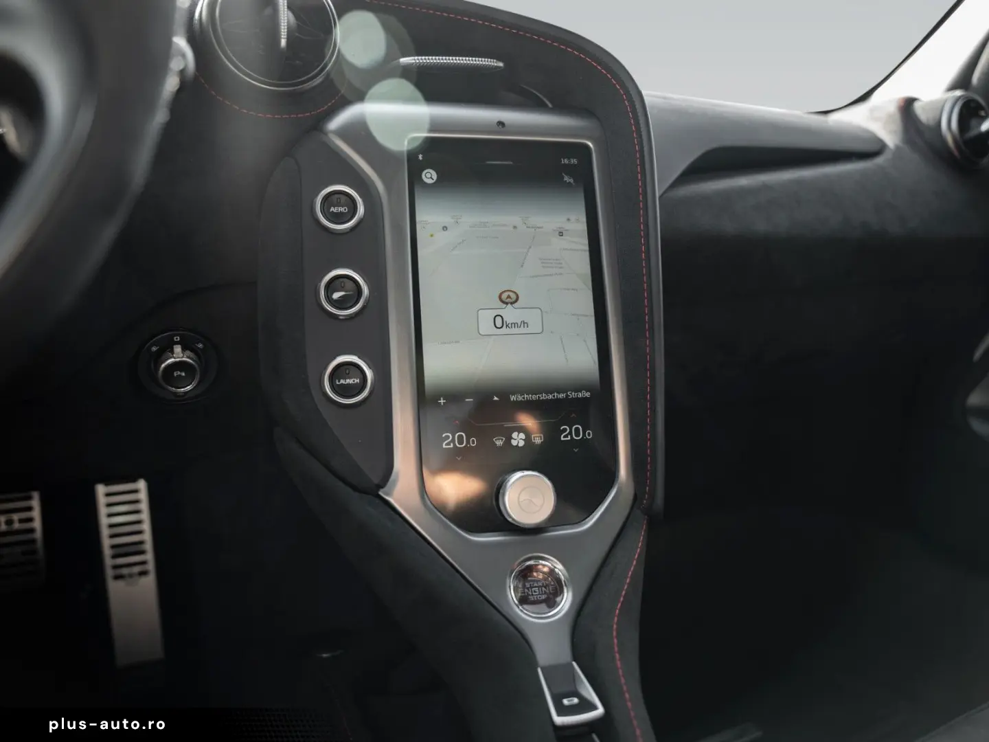 MCLAREN 750S   Ice White   Carbon Exterior