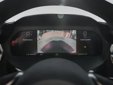 MCLAREN 750S   Ice White   Carbon Exterior