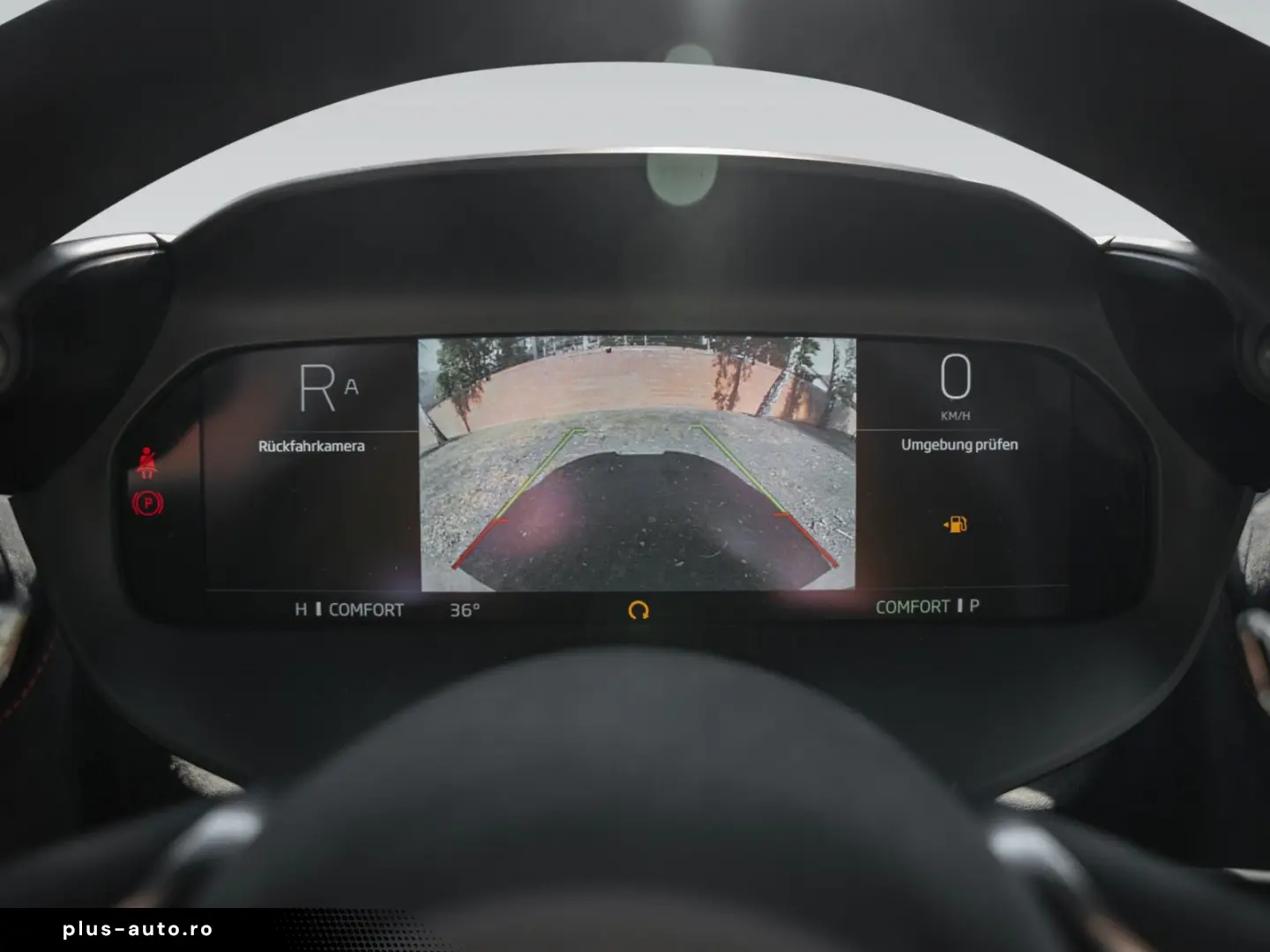 MCLAREN 750S   Ice White   Carbon Exterior