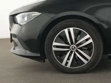 MERCEDES-BENZ CLA 180 d SHZ Park-Assist LED Kessy NAVI Temp