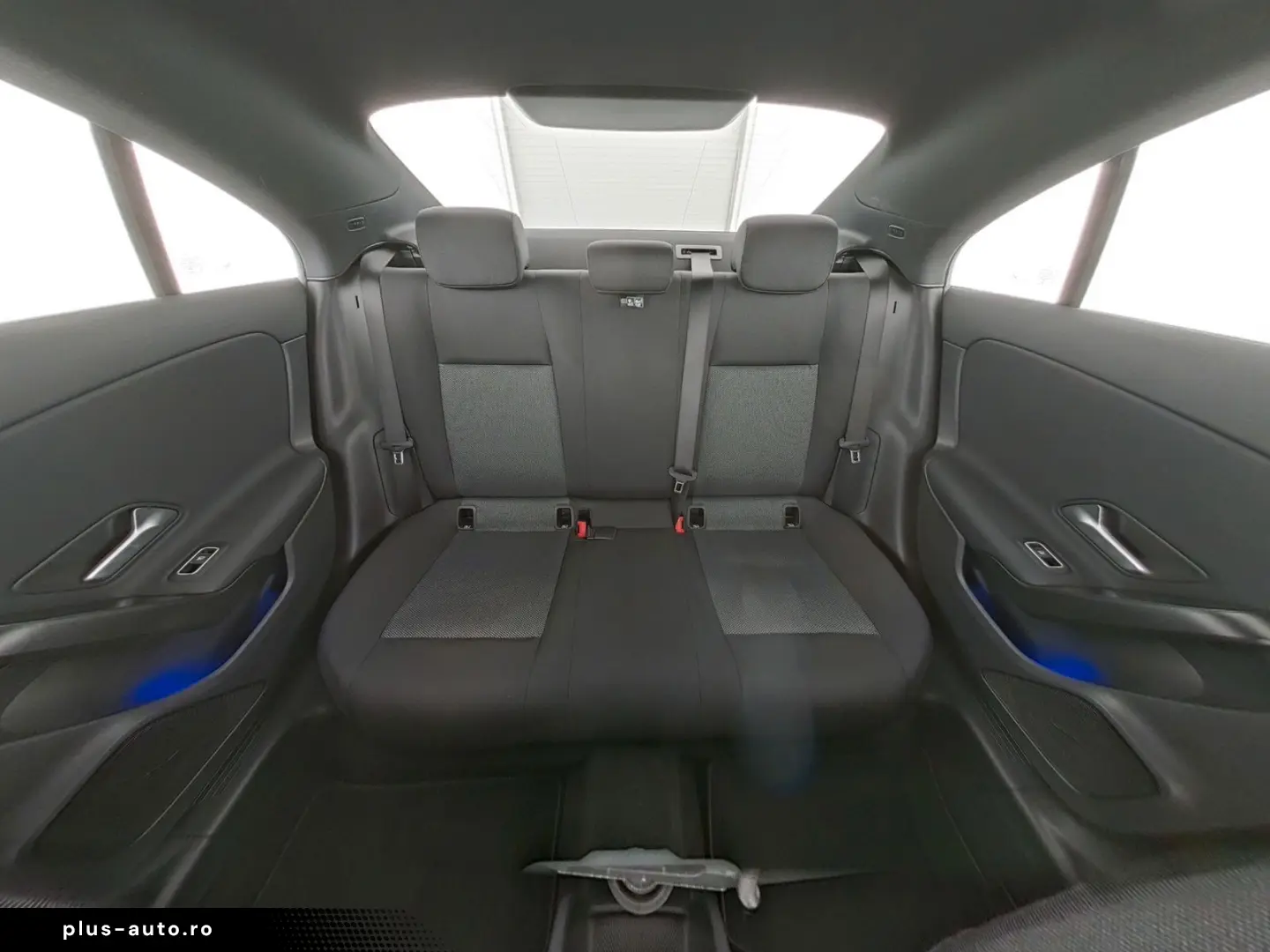 MERCEDES-BENZ CLA 180 d SHZ Park-Assist LED Kessy NAVI Temp