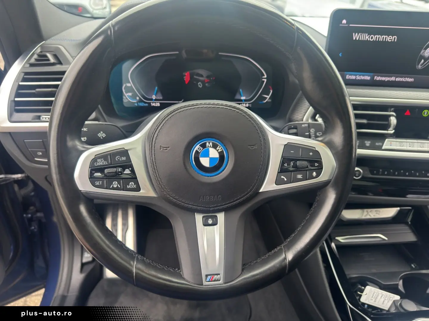 BMW iX3 Impressive LED HUD LenkHZ H&K Liv