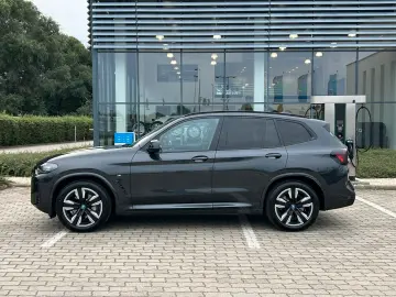 BMW iX3 Inspiring DR.ASS.PRO.PR.ASS.PANO.AHK.4JAHRE