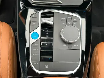 BMW iX3 Inspiring DR.ASS.PRO.PR.ASS.PANO.AHK.4JAHRE