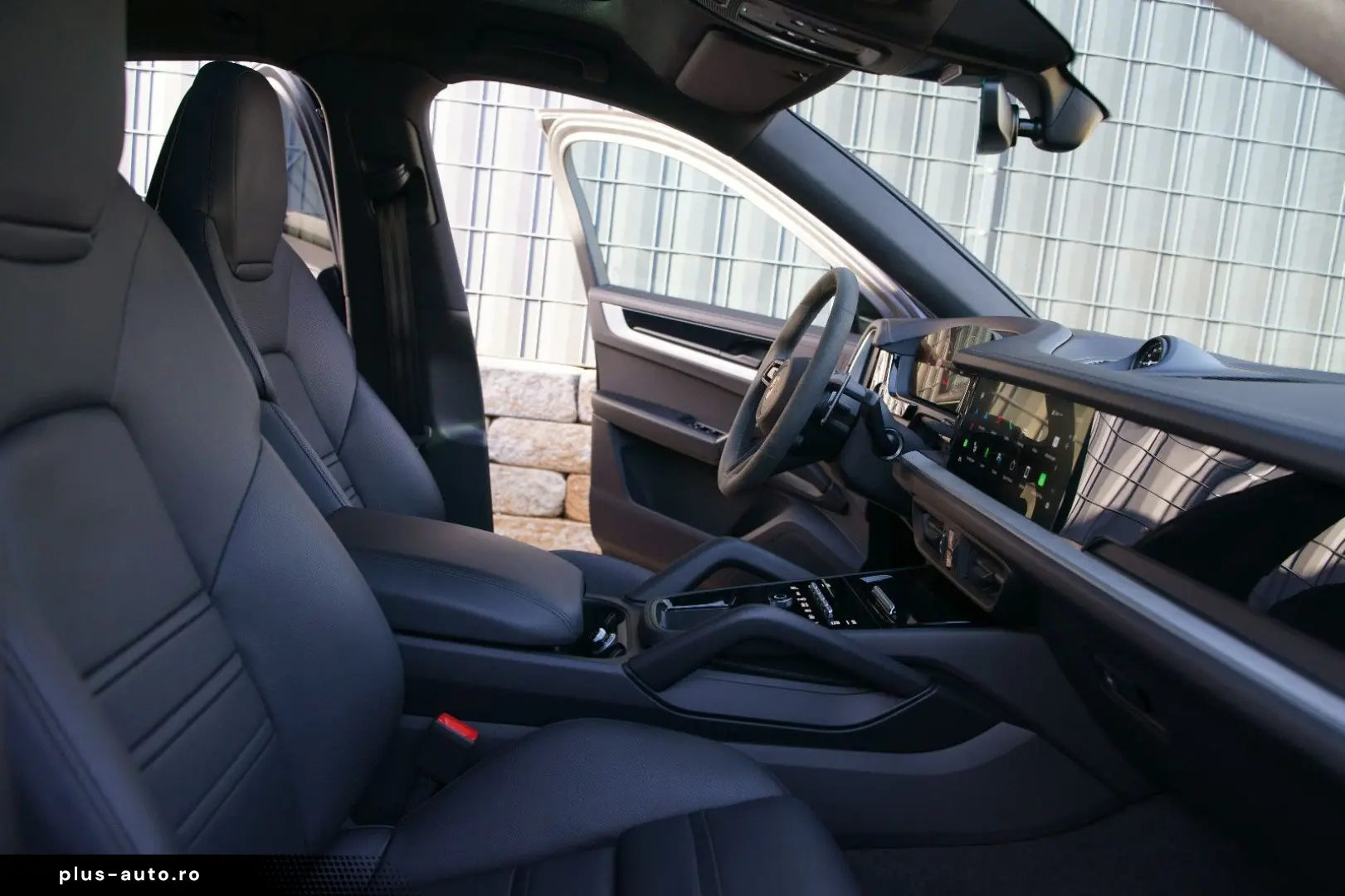 PORSCHE Cayenne Coupe S E-Hybrid  HLA INNO 18W HEADUP