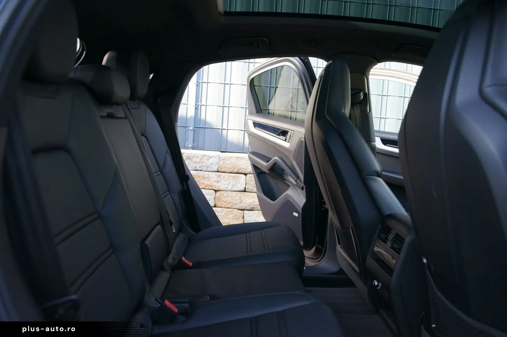 PORSCHE Cayenne Coupe S E-Hybrid  HLA INNO 18W HEADUP