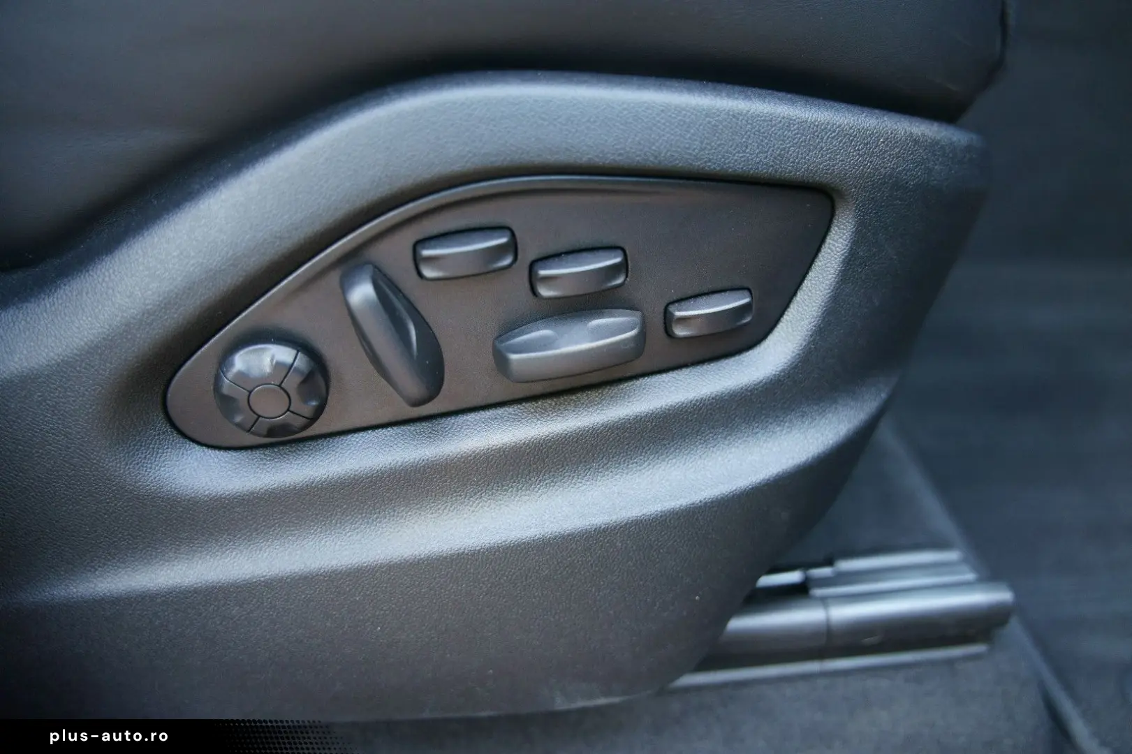 PORSCHE Cayenne Coupe S E-Hybrid  HLA INNO 18W HEADUP