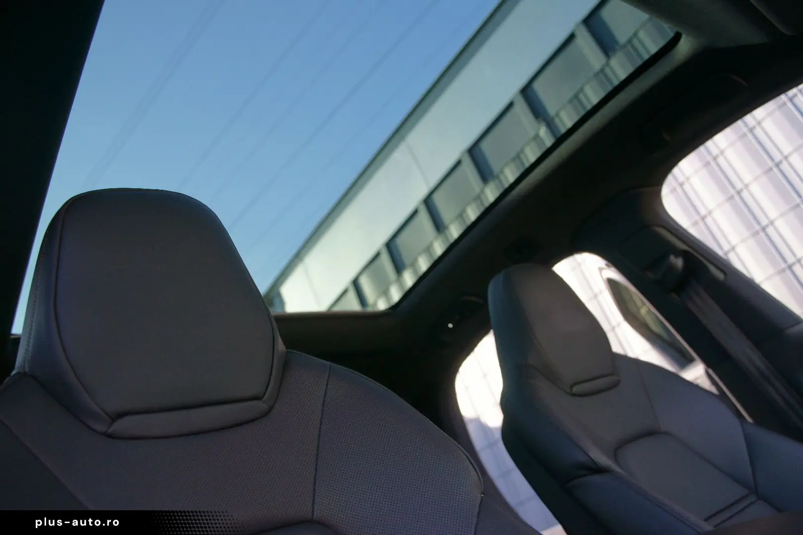 PORSCHE Cayenne Coupe S E-Hybrid  HLA INNO 18W HEADUP