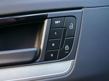 PORSCHE Cayenne Coupe S E-Hybrid  HLA INNO 18W HEADUP