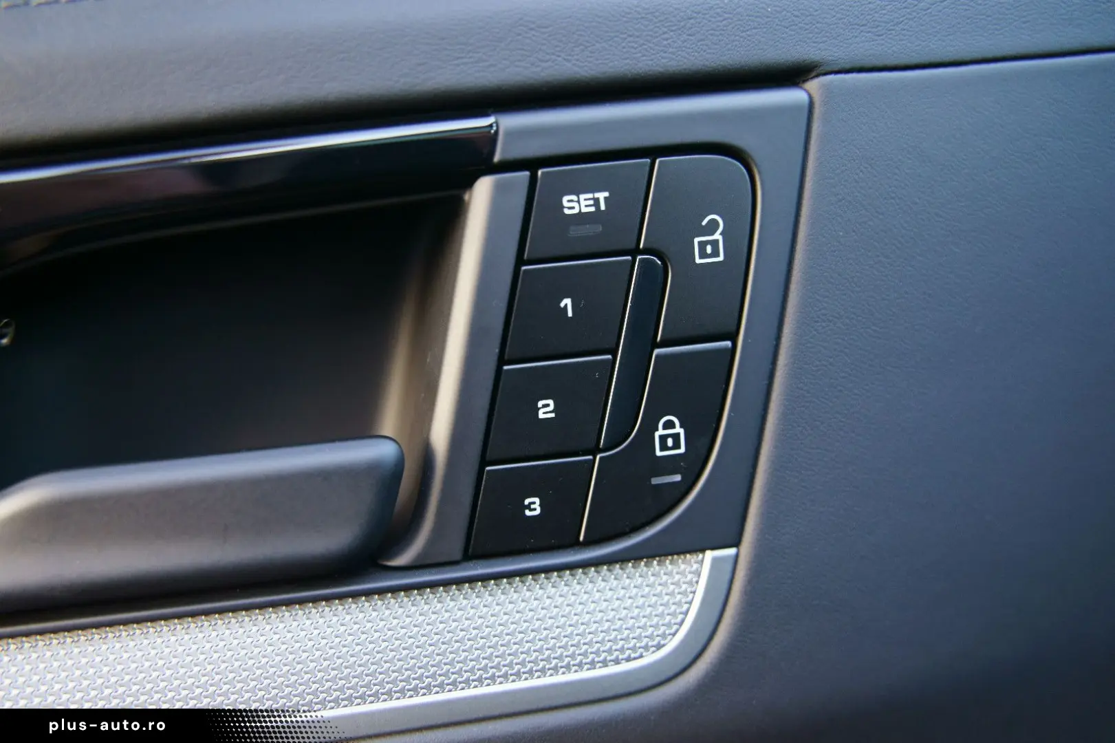 PORSCHE Cayenne Coupe S E-Hybrid  HLA INNO 18W HEADUP