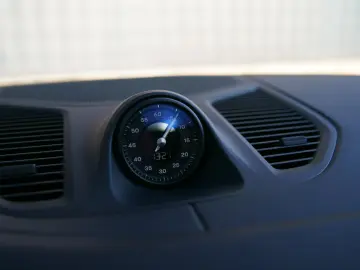 PORSCHE Cayenne Coupe S E-Hybrid  HLA INNO 18W HEADUP