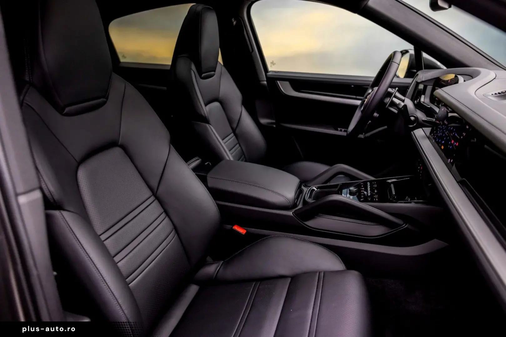 PORSCHE CAYENNE COUPE 3.0 E-HYBRID SPORTDESIGN 18w VOLL